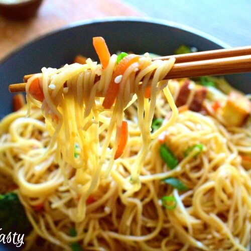 Vegan chow mein noodles serving